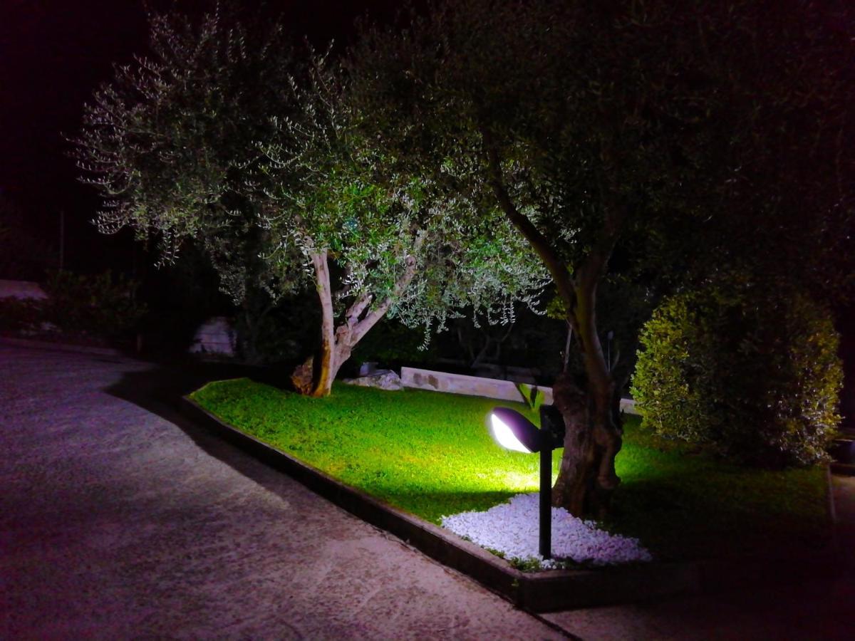 B&B Maison Villa Vittorio Avella Bagian luar foto