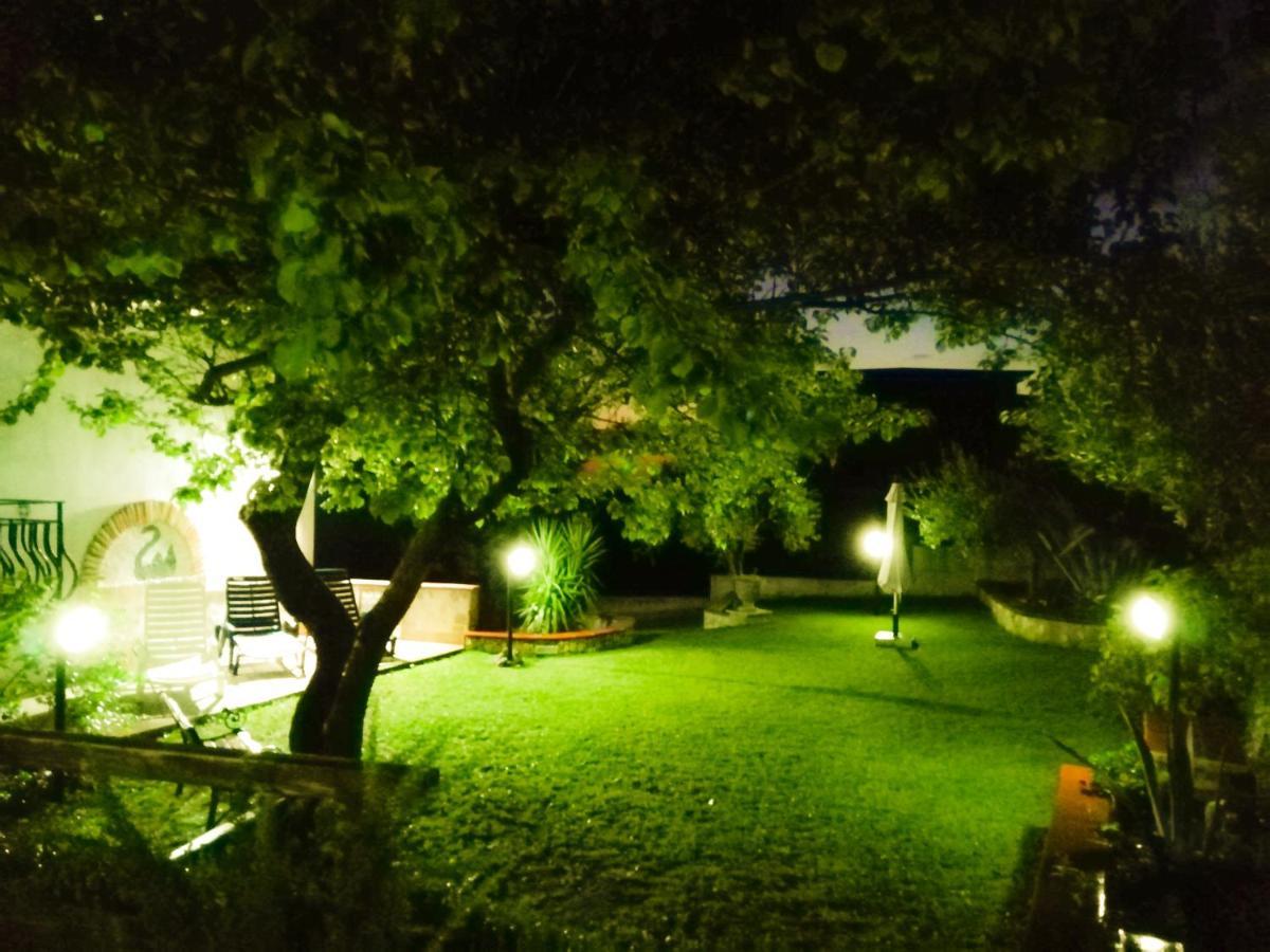 B&B Maison Villa Vittorio Avella Bagian luar foto