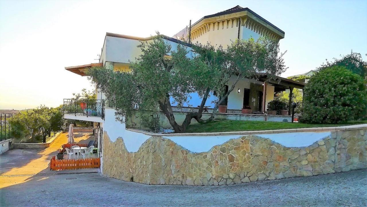 B&B Maison Villa Vittorio Avella Bagian luar foto