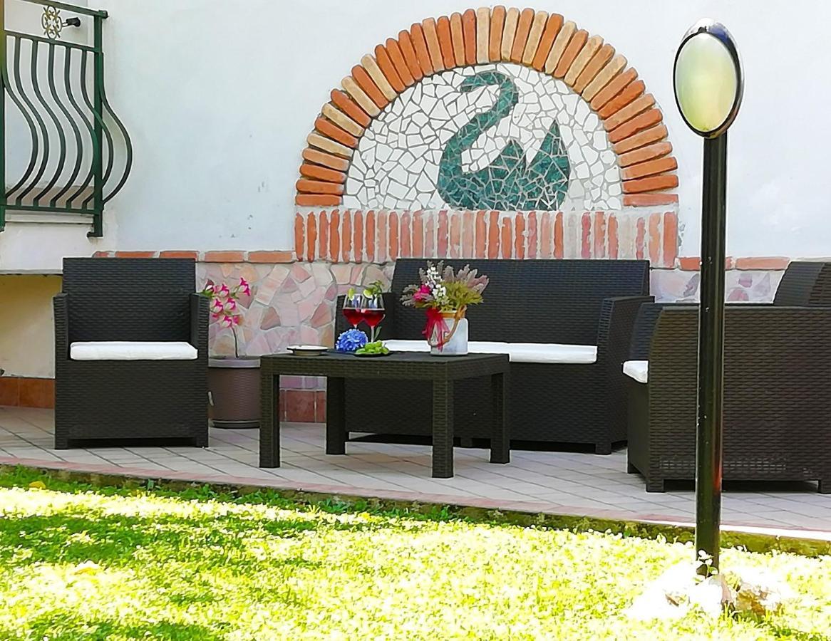 B&B Maison Villa Vittorio Avella Bagian luar foto